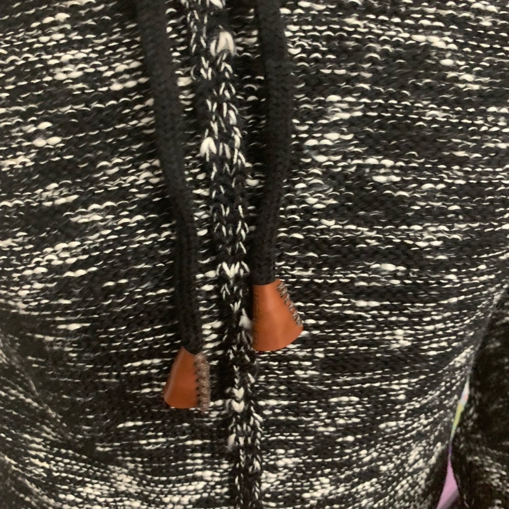 Sweater - Picture 9 of 15